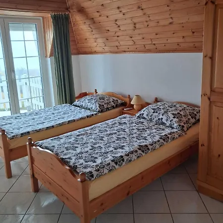 Szepkilato Felso Szint Medencevel Es Kilatassal *